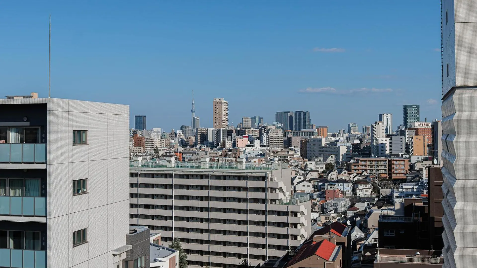 Apartment Shinjuku Center High-Rise Building Welcomes Couples, Friends And Families Tokyo Japan